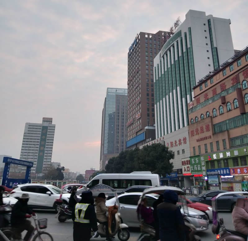 信阳市购物中心定制全自动隔油提升一体化设备和污水提升设备各1台